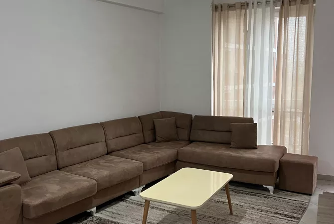Shtepi me qera 2+1 ne Tirane - 55,000 Leke