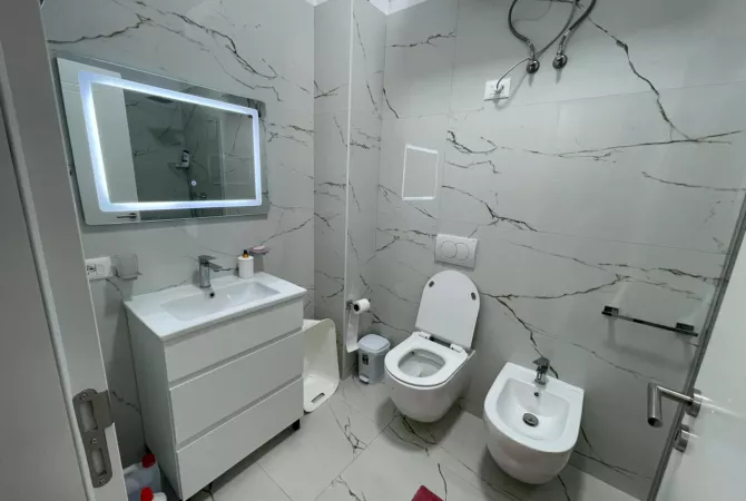 Shtepi me qera Apartament ne Tirane, 2+1, Mobilimi E mobiluar, Pagesa 800  Euro.
