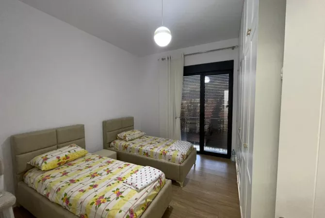 Shtepi me qera Apartament ne Tirane, 2+1, Mobilimi E mobiluar, Pagesa 800  Euro.
