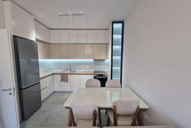 Shtepi me qera 2+1 ne Tirane - 700 Euro