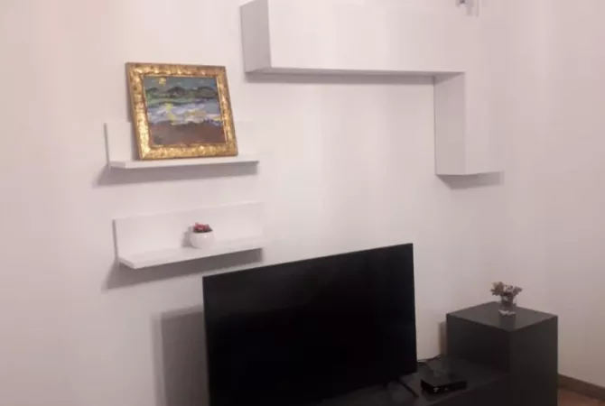 Shtepi me qera 1+1 ne Tirane - 800 Euro