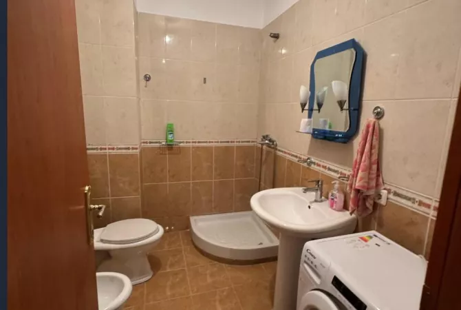 Shtepi me qera 2+1 ne Tirane - 45,000 Leke