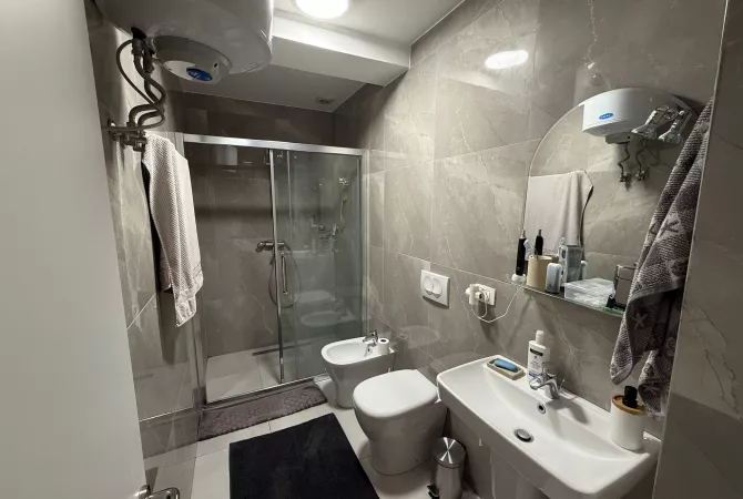 Shtepi me qera Apartament ne Tirane, 2+1, Mobilimi E mobiluar, Pagesa 800  Euro.