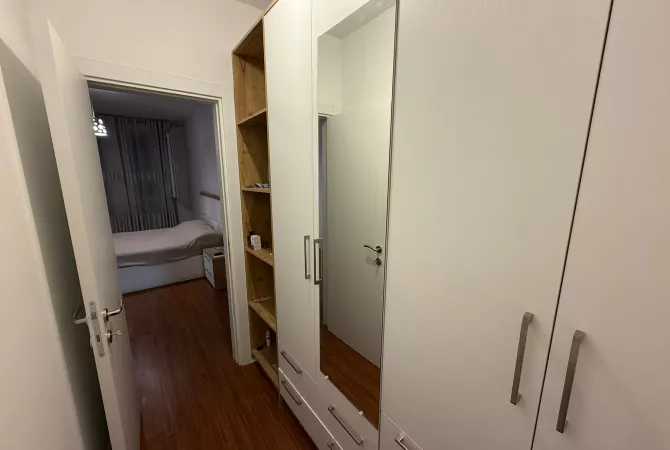 Shtepi me qera Apartament ne Tirane, 2+1, Mobilimi E mobiluar, Pagesa 800  Euro.
