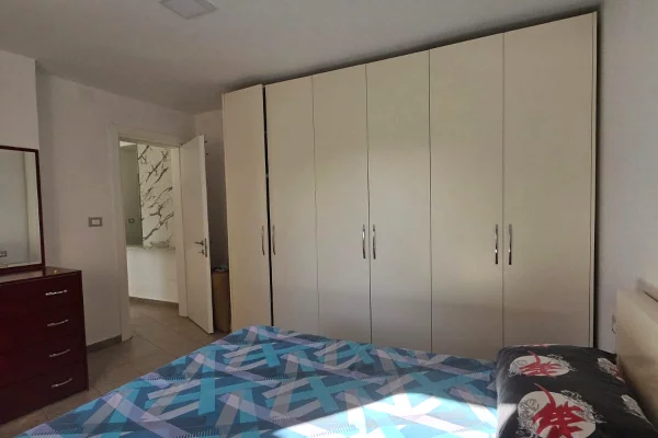 Shtepi me qera 2+1 ne Tirane - 700 Euro