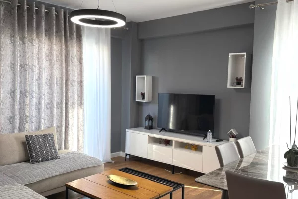 Shtepi me qera 2+1 ne Tirane - 750 Euro