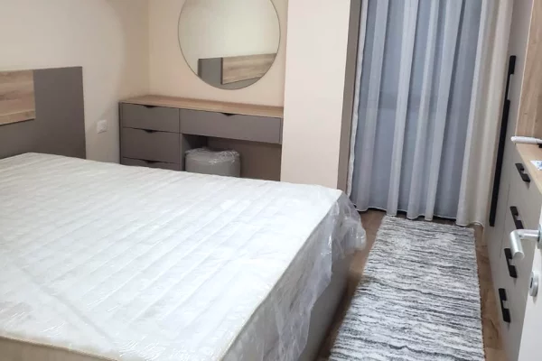 Shtepi me qera 1+1 ne Tirane - 900 Euro