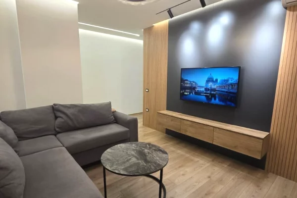 Shtepi me qera 2+1 ne Tirane - 50,000 Leke