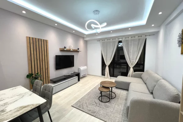 Shtepi me qera 1+1 ne Tirane - 45,000 Leke