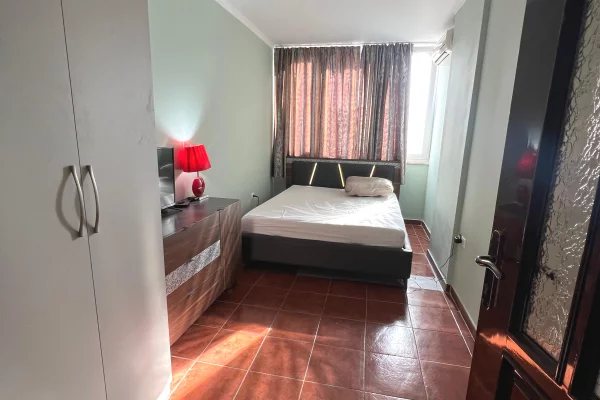 Shtepi me qera Apartament ne Tirane, 1+1, Mobilimi E mobiluar, Pagesa 450  Euro.