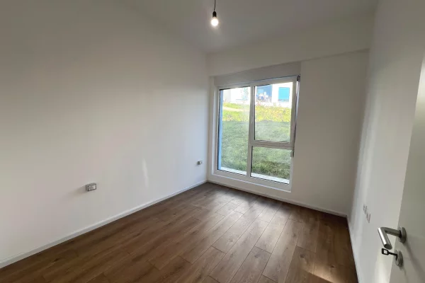 Shtepi ne shitje Apartament ne Tirane, 1+1, Mobilimi Bosh, pa mobiluar, Pagesa 71,000  Euro.