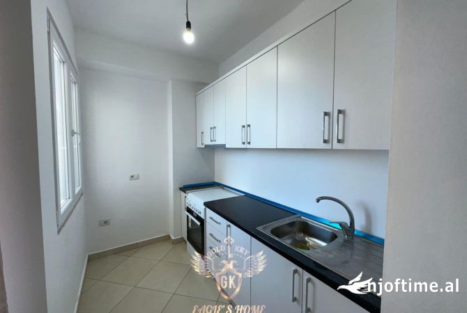 Shtepi ne shitje Apartament ne Durres, 4+1, Mobilimi E mobiluar, Pagesa 200,000  Euro.