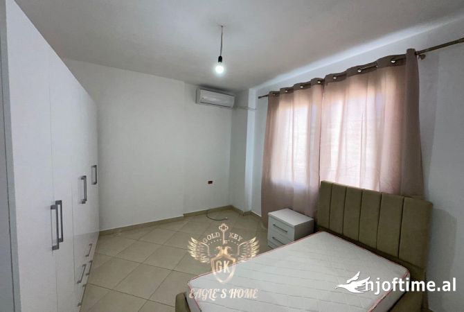 Shtepi ne shitje Apartament ne Durres, 4+1, Mobilimi E mobiluar, Pagesa 200,000  Euro.