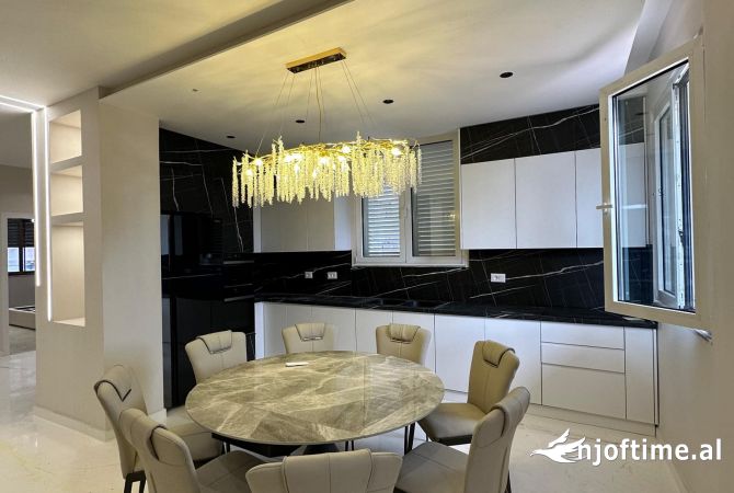 Shtepi ne shitje Shtepi Private ne Durres, 3+1, Mobilimi E mobiluar, Pagesa 250,000  Euro.