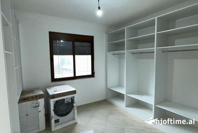 Shtepi ne shitje Shtepi Private ne Durres, 3+1, Mobilimi E mobiluar, Pagesa 250,000  Euro.