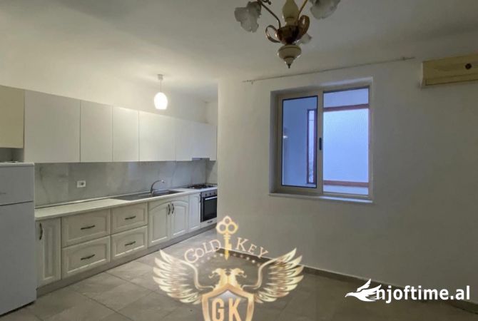 Shtepi ne shitje Apartament ne Durres, 1+1, Mobilimi Pjeserisht e mobiluar, Pagesa 60,000  Euro.