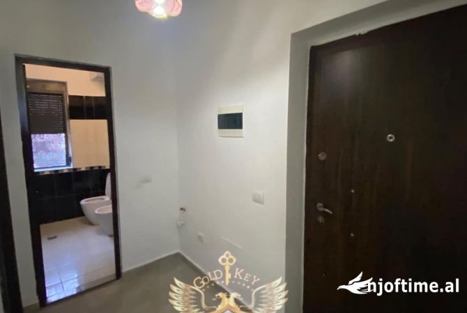 Shtepi ne shitje Apartament ne Durres, 1+1, Mobilimi Pjeserisht e mobiluar, Pagesa 60,000  Euro.