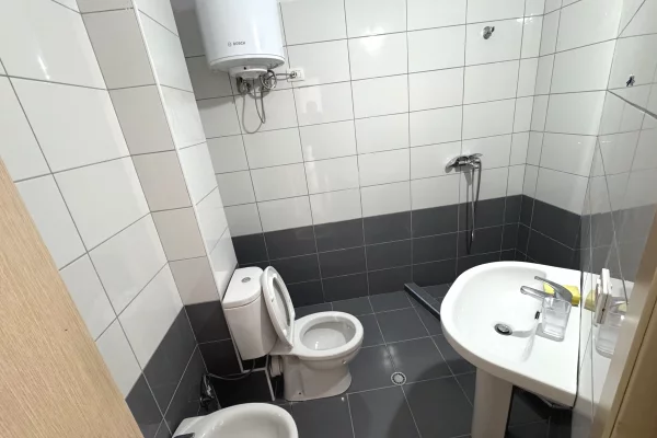 Shtepi me qera Apartament ne Tirane, 2+1, Mobilimi E mobiluar, Pagesa 450  Euro.