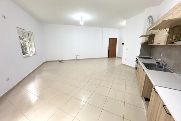 Shtepi me qera Apartament ne Tirane, 2+1, Mobilimi E mobiluar, Pagesa 450  Euro.