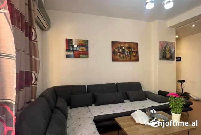 Shtepi me qera 2+1 ne Tirane - 700 Euro