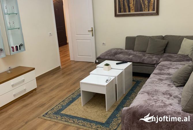 JEPET ME QIRA || Apartament|| 2+1+post parkimi 📍Adresa: Pazari i Ri
