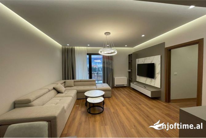 Shtepi me qera 2+1 ne Tirane - 830 Euro