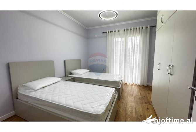 Shtepi me qera Apartament ne Tirane, 3+1, Mobilimi E mobiluar, Pagesa 500  Euro.