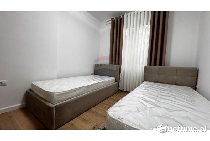 Shtepi me qera Apartament ne Tirane, 2+1, Mobilimi E mobiluar, Pagesa 650  Euro.