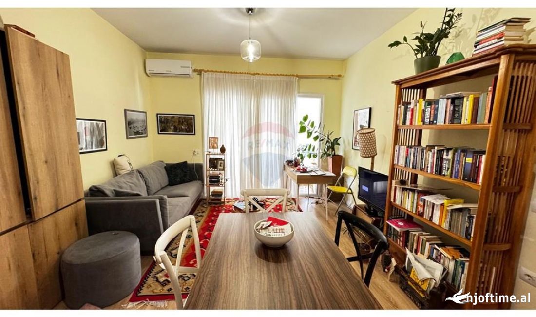 Shtepi me qera Apartament ne Tirane, 1+1, Mobilimi E mobiluar, Pagesa 45,000  Leke.