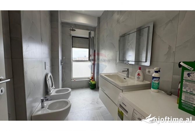 Shtepi me qera Apartament ne Tirane, 2+1, Mobilimi Pjeserisht e mobiluar, Pagesa 550  Euro.