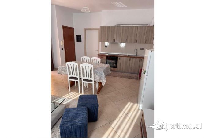 Shtepi me qera 2+1 ne Tirane - 45,000 Leke