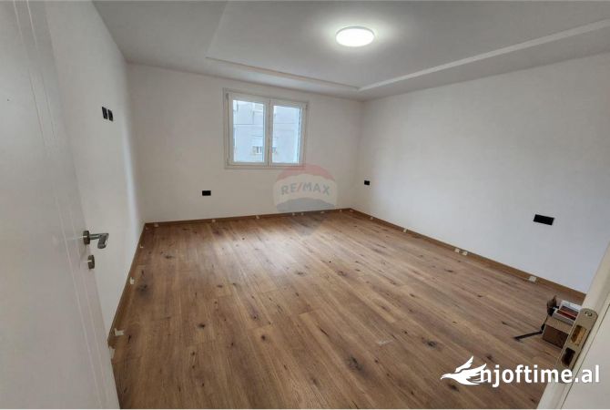 Ambient biznesi me qera 3+1 ne Tirane - 850 Euro