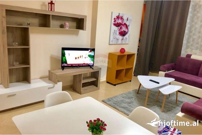Shtepi me qera 2+1 ne Tirane - 450 Euro