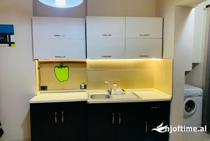 Shtepi me qera Apartament ne Tirane, 1+1, Mobilimi E mobiluar, Pagesa 600  Euro.
