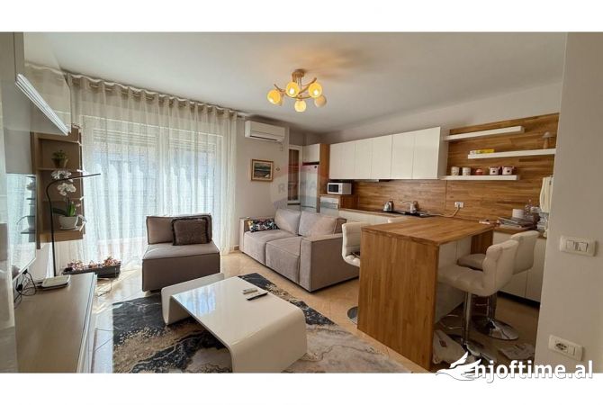 Shtepi me qera 2+1 ne Tirane - 600 Euro