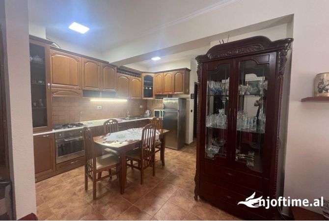 Shtepi me qera 2+1 ne Tirane - 600 Euro