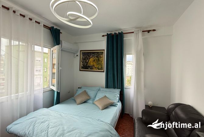 Shtepi me qera Apartament ne Tirane, 2+1, Mobilimi E mobiluar, Pagesa 600  Euro.