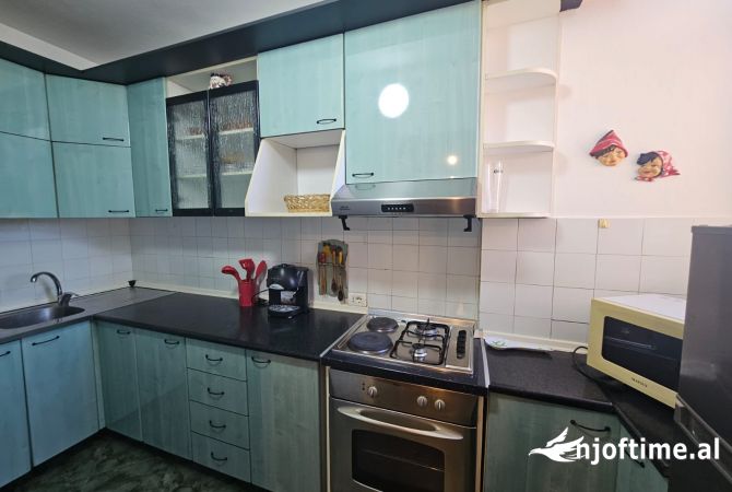 Shtepi me qera Apartament ne Tirane, 1+1, Mobilimi E mobiluar, Pagesa 550  Euro.