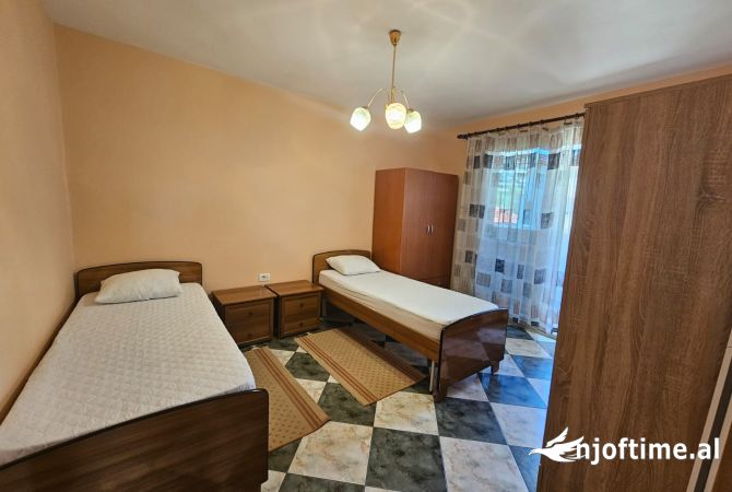 Shtepi me qera Apartament ne Tirane, 1+1, Mobilimi E mobiluar, Pagesa 550  Euro.
