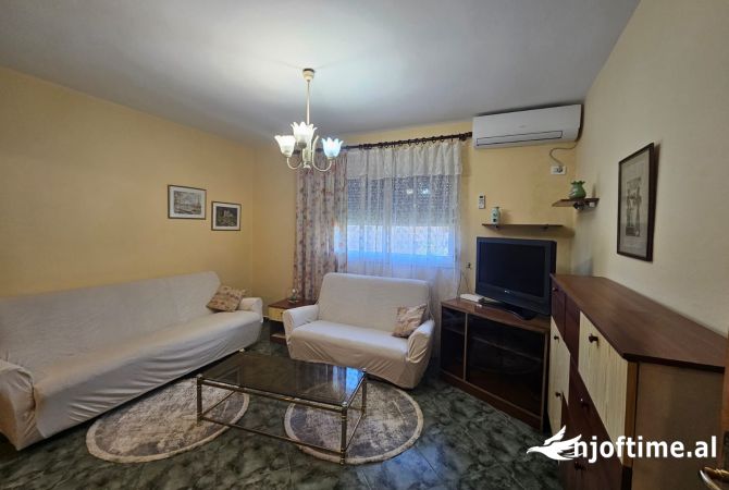 Apartament 2+1 per qera tek Stadiumi Dinamo!