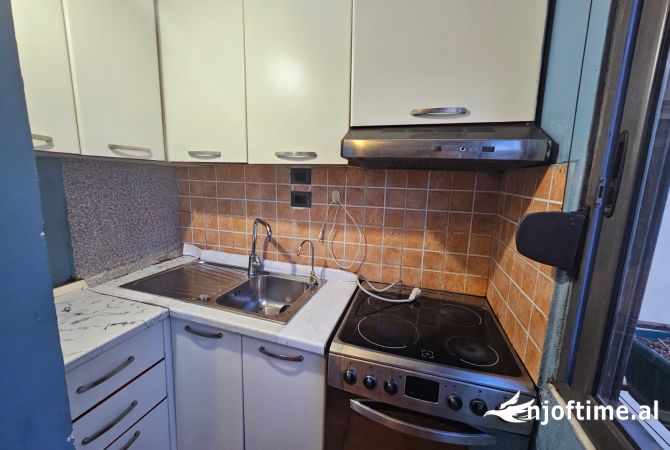 Shtepi me qera Apartament ne Tirane, 2+1, Mobilimi E mobiluar, Pagesa 450  Euro.