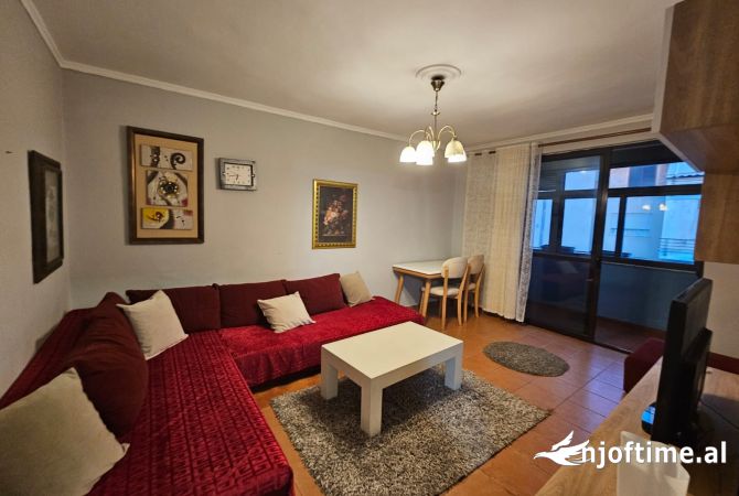 Apartament 2+1 per qira tek Ferit Xhajko!
