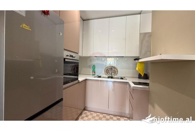 Shtepi me qera 1+1 ne Tirane - 450 Euro