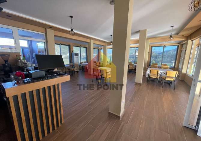 Ambient biznesi me qera 2+1 ne Tirane - 1,700 Euro