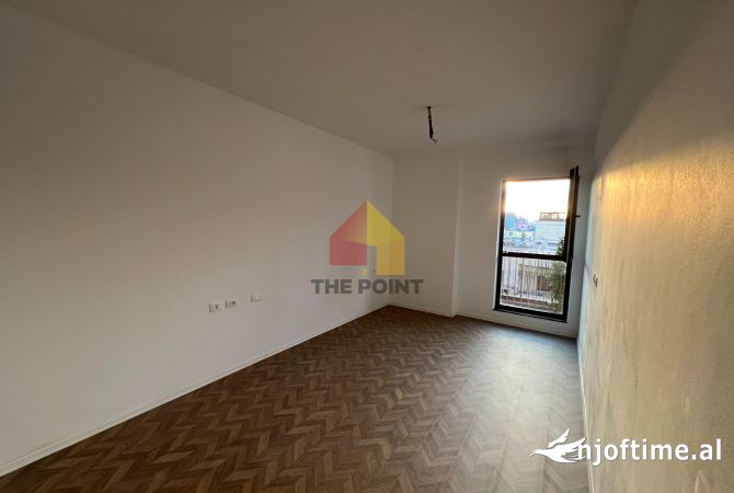 Ambient biznesi me qera 3+1 ne Tirane - 1,200 Euro