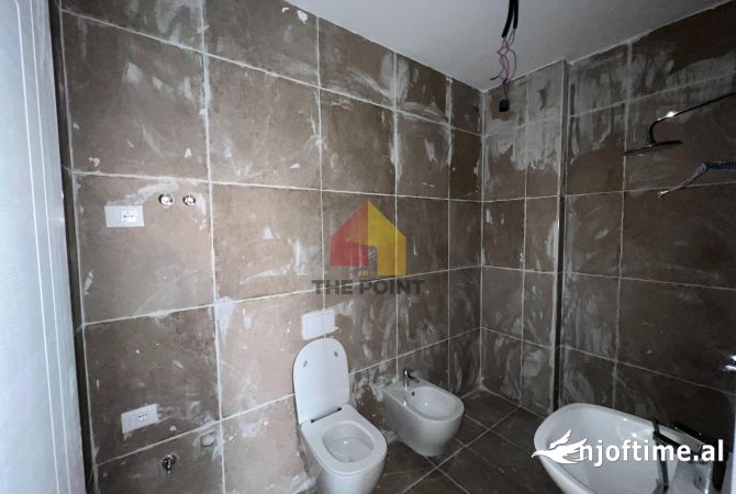 Ambient Komercial me qira te Tirana Garden Building