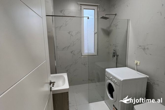 Shtepi me qera Apartament ne Tirane, 2+1, Mobilimi E mobiluar, Pagesa 650  Euro.