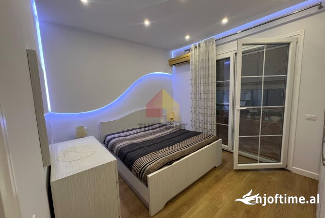 Shtepi me qera Apartament ne Tirane, 2+1, Mobilimi E mobiluar, Pagesa 800  Euro.