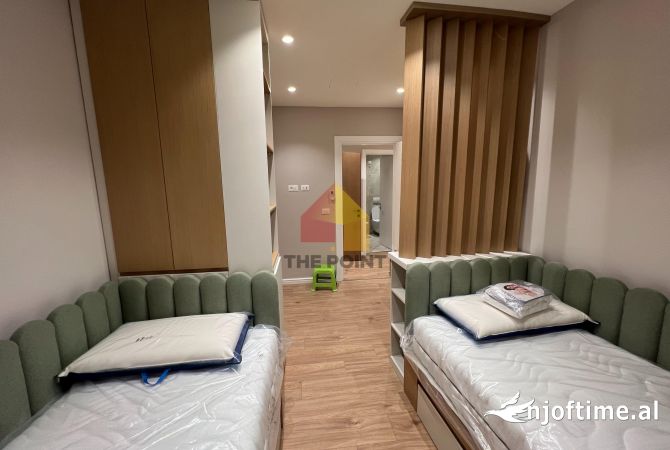 Shtepi me qera Apartament ne Tirane, 2+1, Mobilimi E mobiluar, Pagesa 2,400  Euro.