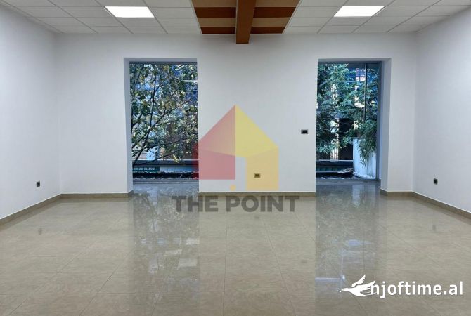 Ambient biznesi me qera 3+1 ne Tirane - 1,100 Euro
